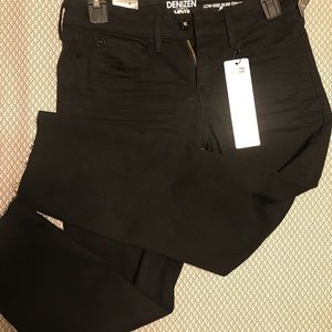 Black Denizen from Levi’s ankle leggings.